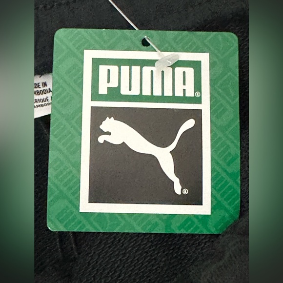 Puma x Woman’s Coca-Cola High Waisted Sweat Shorts with Pockets     Medium   NWT - Picture 10 of 12